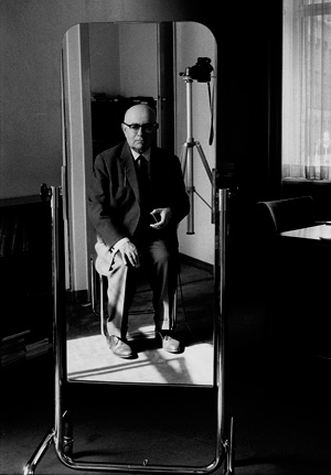 Lot 4259, Auction  121, Moses, Stefan, Theodor W. Adorno, Frankfurt