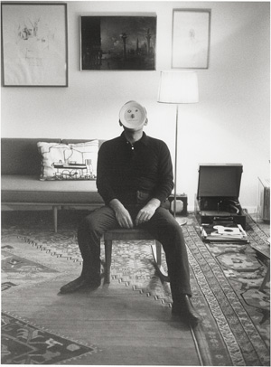 Lot 4190, Auction  126, Moses, Stefan, Saul Steinberg, New York, from the series "Künstler machen Masken"